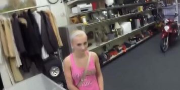 Petite Pawnshop Amateur Cocksucking