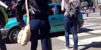 HIDDEN CAM YOUNG ADULT STREET YUMMY ASS IN JEANS