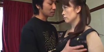 Japanese video 308 stepmom and boy (Tara Tainton)