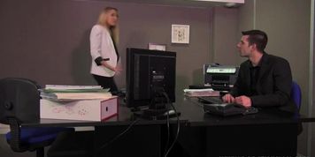 La Comptable Est Une Salope-FILM (Jessie Volt)