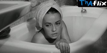 Jeanne Moreau Breasts Scene  in La Notte