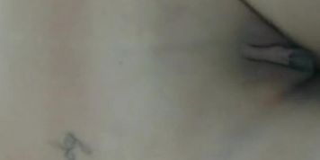 Pendeja argenta caliente se masturba despu&eacute;s de una ducha