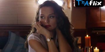 Julia Podozerova Bikini Scene  in Zena Naprokat