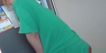 Masturbating asian cums