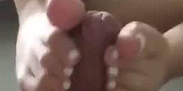Teen foot job from white toes