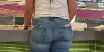 Puerto Rican Goddess in Tight Jeans  Candid 4k