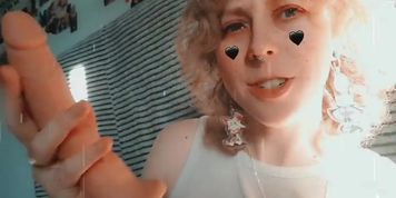 Erniedrigung f&uuml;r Sasha ? (F&uuml;&szlig;e, Dildos, SPH, JOI)