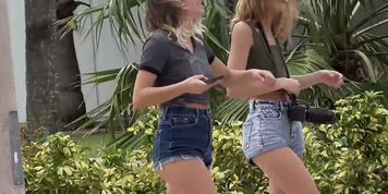 Girl noticed that he is wanking off