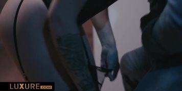 Lola Belluccis Sexy Surprise