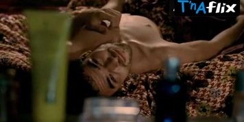 Maria Ribeiro Breasts Scene  in Historia De Amor