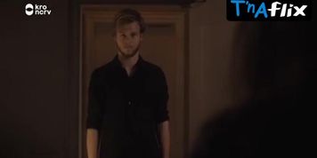 Gaite Jansen Butt Scene  in Ik Weet Wie Je Bent
