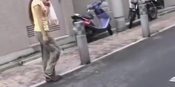 Cool girl managed to keep her pants on sharking shuri video