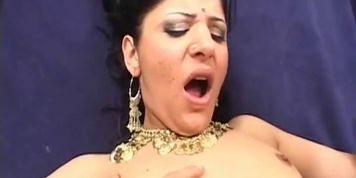 very sexy little indian beauty - video 1