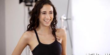 Sassy Skylar Green Gets Wild Pussy Ride