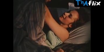 Irina Kupchenko Breasts Scene  in Strannaya Zhenshchina