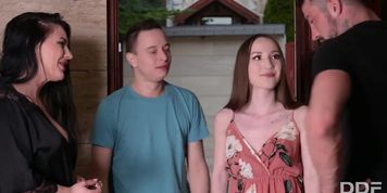 {New} HandsOnHardcore Honey Demon  Kate Quinn  Bed & Breakfast With Benefits (07.05.2021)