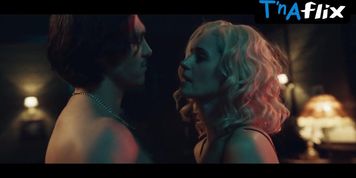 Agnieszka Grochowska Sexy Scene  in How I Fell In Love With A Gangster