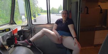 Zen_Poptart Risky Public Masturbation Makes Her Cum  Fetlife PAWG Slave