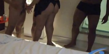 Sortudas Com V&Atilde;&iexcl;rios Machos No Motel, e o De Cueca Preta &Atilde;&copy; Gostoso Demais!