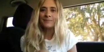 Webcam Milf Masturbates In The Car