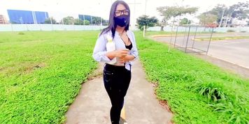 SEXO por DINERO, Le doy 100 DOLARES a Jovencita Nalgona en el Parque