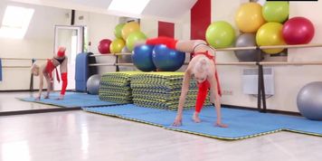 Dora Tornaszkova nude splits and bridges