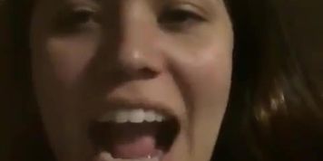 Yasmin Mineira pagando a multa