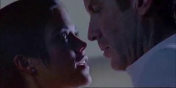 Susan Ward in Crowd