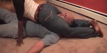 Ebony head scissors facesitting