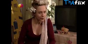 Evgeniya Dmitrieva Breasts Scene  in Polnyy Vperyod!