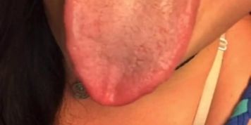 Wide tongue Uvula say ah