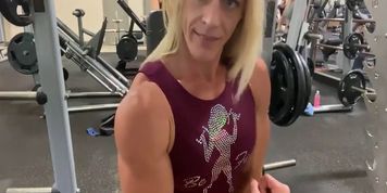 Muscular Amazon blasts shoulders in gym workout with hot white booty shorts! (Tania Amazon)