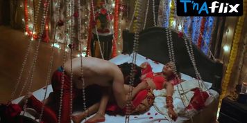 Aarohi Barde Breasts Scene  in Aamras