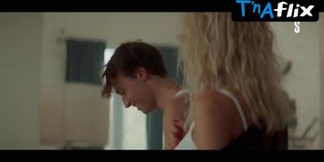 Anna Kotova Breasts Scene  in Syostry
