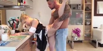 FLEXIBLE RUSSIAN MAID CUTIE (Calibri)