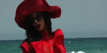 Hotkinkyjo take mrhankey cyclop dildo anal & prolapse at the beach