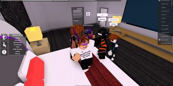 4 people have a 4 some while the recorder is watching moxy in the backround playing fall guys