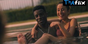Annalisa Cochrane Bikini Scene  in One Of Us Is Lying