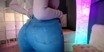 Huge Fat Ass Blonde Hottie 24 (Too Pretty For Porn)