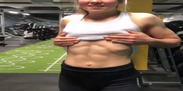 Girl is obsessed with her abs... 