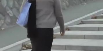 Plump Japanese MILF recorded with no panties during sharking