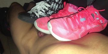 trample,japanese,femdom,sneaker,crush,dirty (Gina Carano)