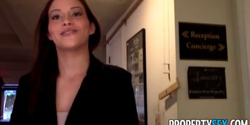 Sexy real estate agents fucks casting agent to be on reality show