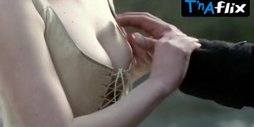 Nell Hudson Underwear Scene  in Outlander