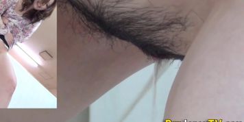 PISS JAPAN TV - Goldenshower asian pissing in box