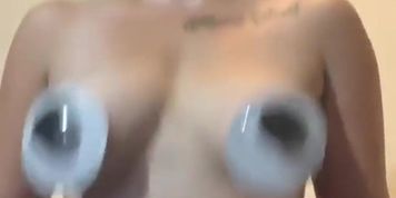 Boobly eyes!