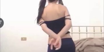 Sexy Teen StripDancing on webcam