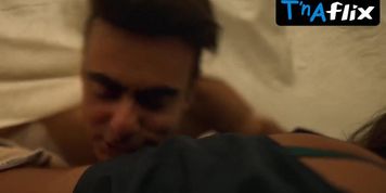 Alendra Bill Sexy Scene  in Chuu Le Zara