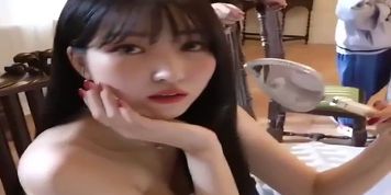 GFriend's Sowon Is Finally Here With A Good Look At Her Soft Cleavage