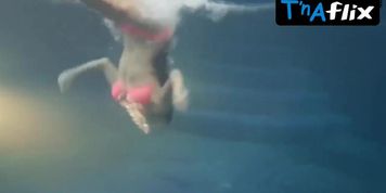 Marina Volkova Butt,  Breasts Scene  in Nyryalshchitsa Za Zhemchugom